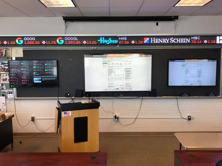 Digital Signage in Classroom