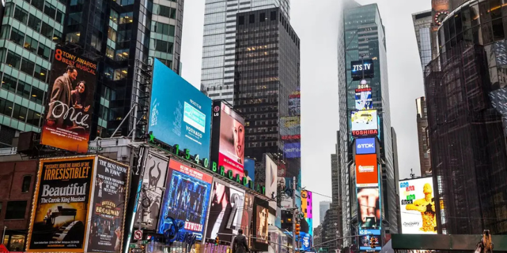 What to Avoid When Choosing Corporate Signage Software