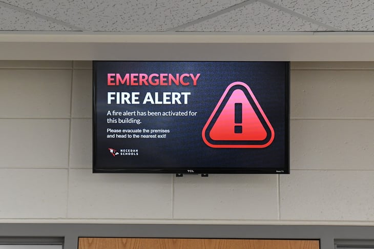 Emergency alert digital signage