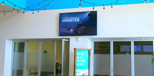 digital signage at saddleback church