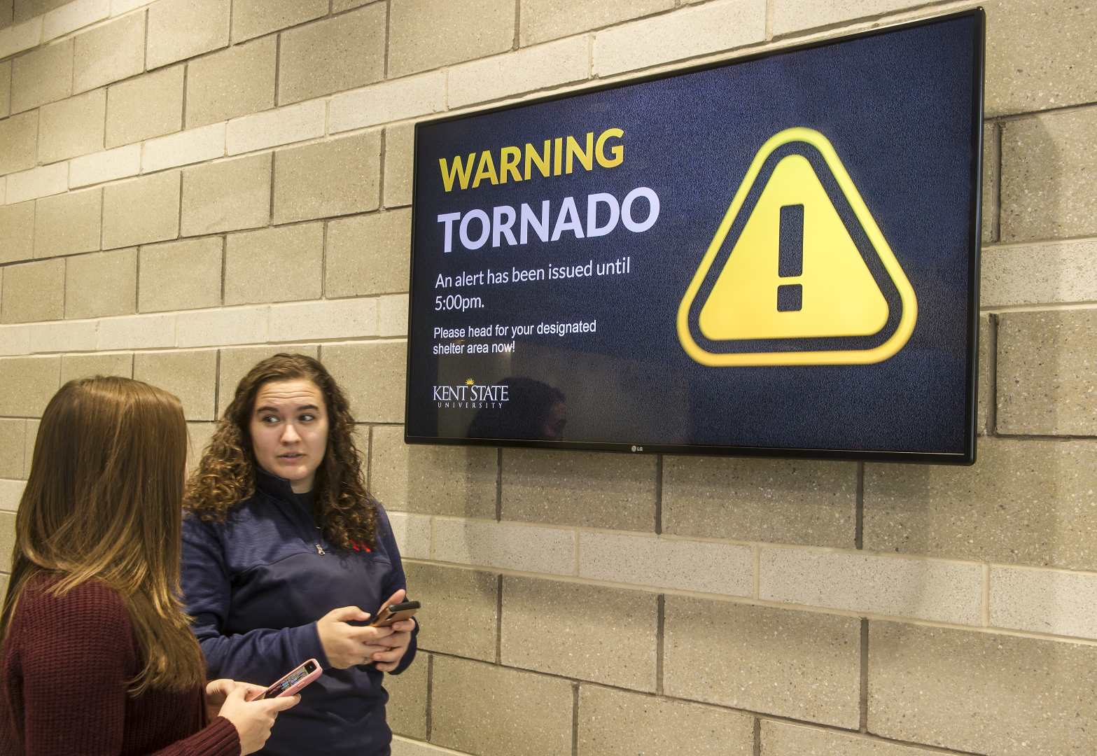 Emergency alert digital signage at Kent State University 